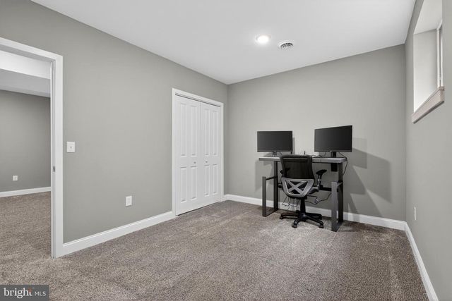 141 HUCKLEBERRY LN, Harrisburg, PA 17112