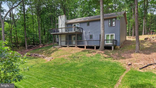 141 HUCKLEBERRY LN, Harrisburg, PA 17112