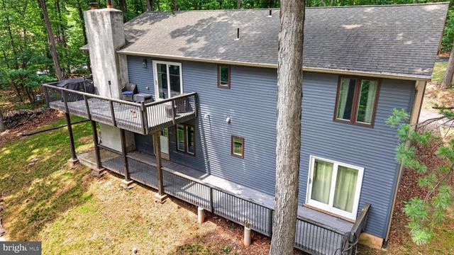 141 HUCKLEBERRY LN, Harrisburg, PA 17112
