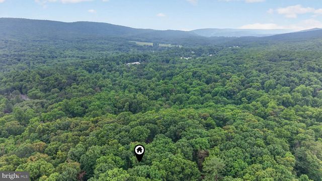 141 HUCKLEBERRY LN, Harrisburg, PA 17112