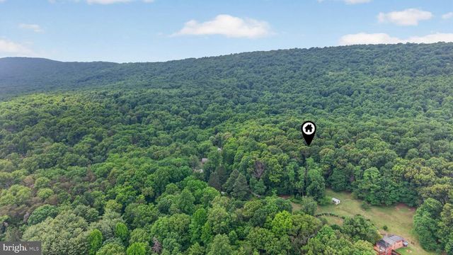141 HUCKLEBERRY LN, Harrisburg, PA 17112