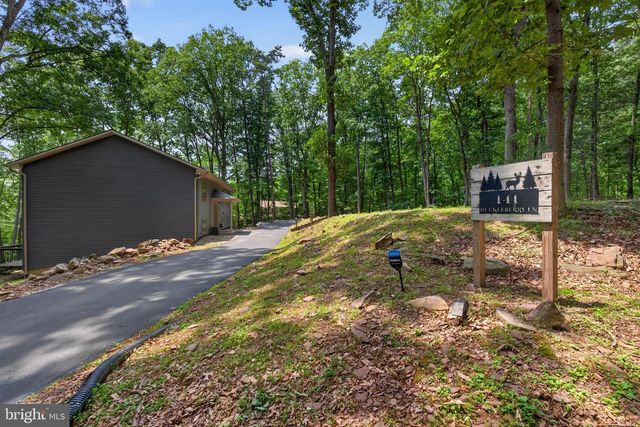 141 HUCKLEBERRY LN, Harrisburg, PA 17112