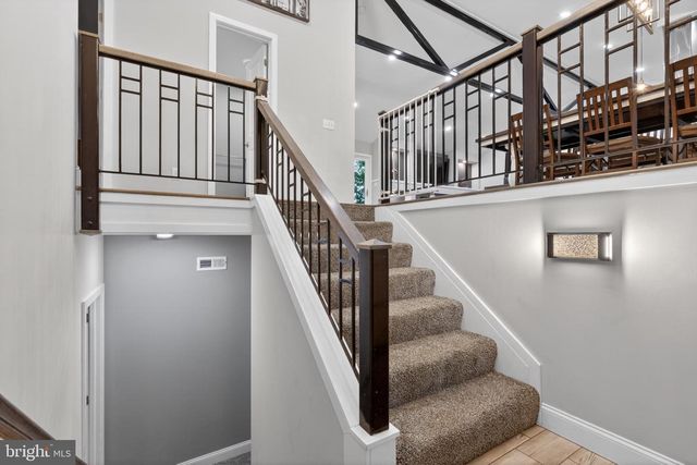 141 HUCKLEBERRY LN, Harrisburg, PA 17112