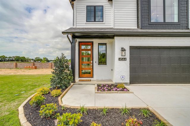 4544 Hogans Alley Drive, Arlington, TX 76001