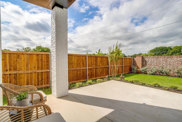 4544 Hogans Alley Drive, Arlington, TX 76001