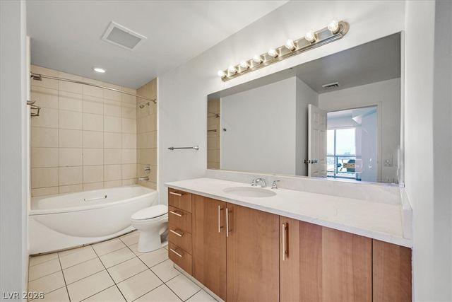 200 West SAHARA Avenue 1611, Las Vegas, NV 89102