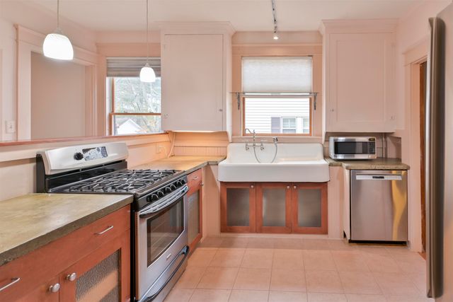 471 Lowell Street, Manchester, NH 03104