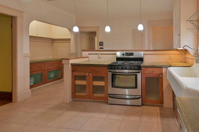 471 Lowell Street, Manchester, NH 03104