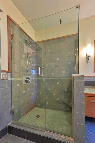 471 Lowell Street, Manchester, NH 03104