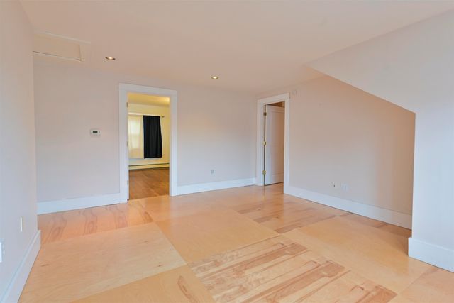 471 Lowell Street, Manchester, NH 03104