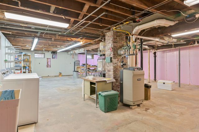 471 Lowell Street, Manchester, NH 03104