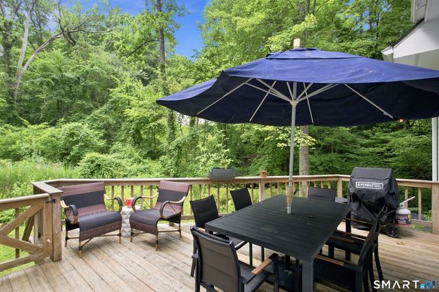 51 Mamanasco Road, Ridgefield, CT 06877