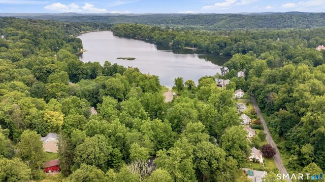 51 Mamanasco Road, Ridgefield, CT 06877