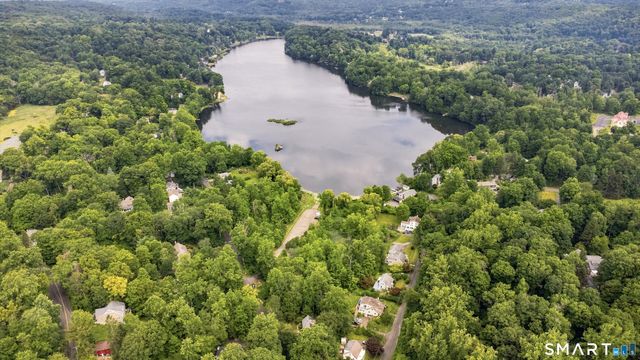 51 Mamanasco Road, Ridgefield, CT 06877