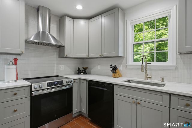 51 Mamanasco Road, Ridgefield, CT 06877