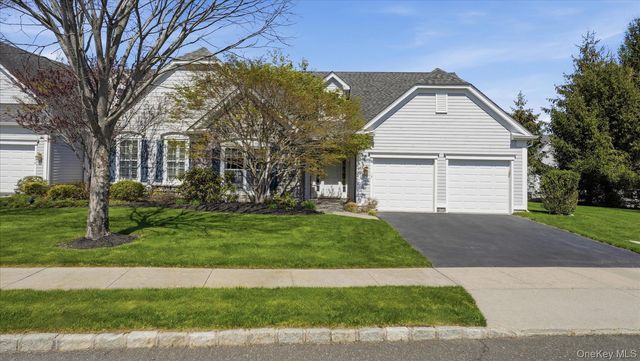 49 Samantha Circle 49, Westhampton, NY 11977