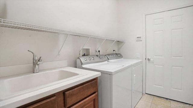 49 Samantha Circle 49, Westhampton, NY 11977