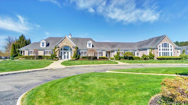 49 Samantha Circle 49, Westhampton, NY 11977