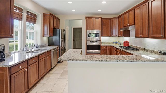 49 Samantha Circle 49, Westhampton, NY 11977