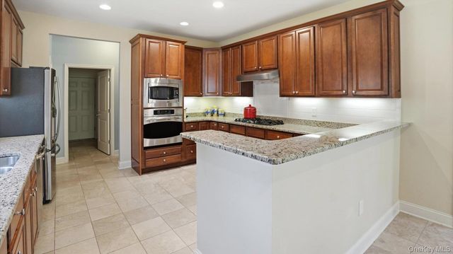49 Samantha Circle 49, Westhampton, NY 11977