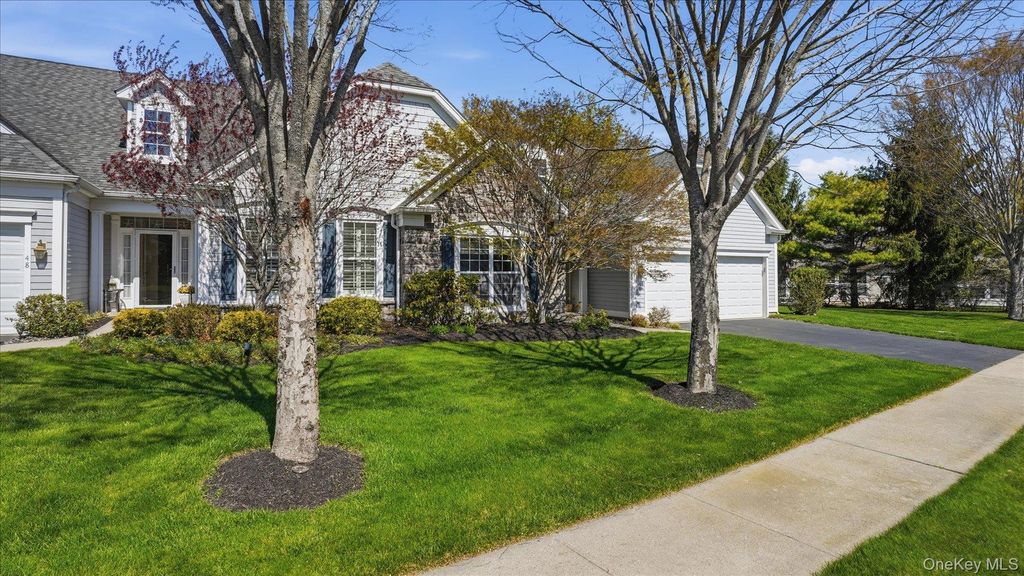 49 Samantha Circle 49, Westhampton, NY 11977