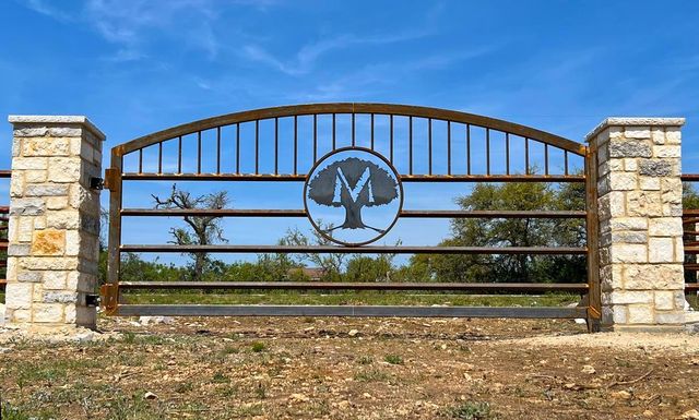 Lot 3 W Fitzhugh RD, Dripping Springs, TX 78620