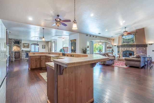 8400 Maynard Road, Palo Cedro, CA 96073