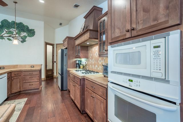 8400 Maynard Road, Palo Cedro, CA 96073