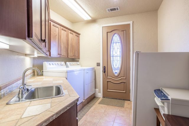 8400 Maynard Road, Palo Cedro, CA 96073