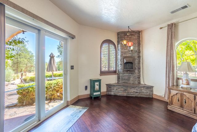 8400 Maynard Road, Palo Cedro, CA 96073