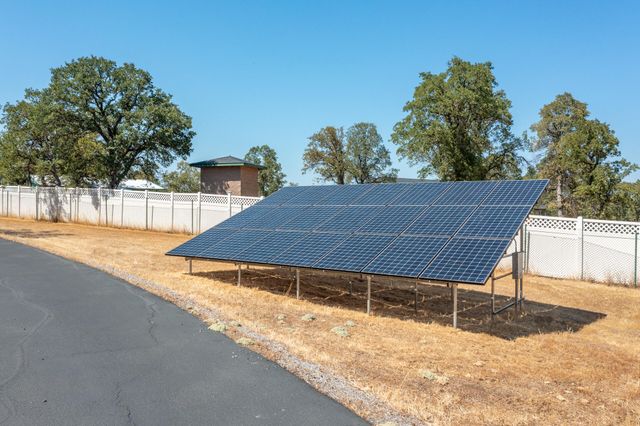 8400 Maynard Road, Palo Cedro, CA 96073