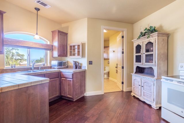 8400 Maynard Road, Palo Cedro, CA 96073