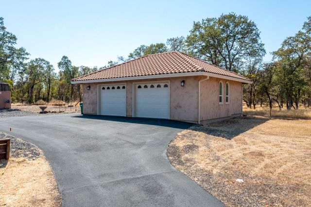 8400 Maynard Road, Palo Cedro, CA 96073