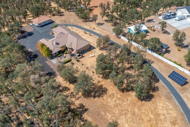 8400 Maynard Road, Palo Cedro, CA 96073