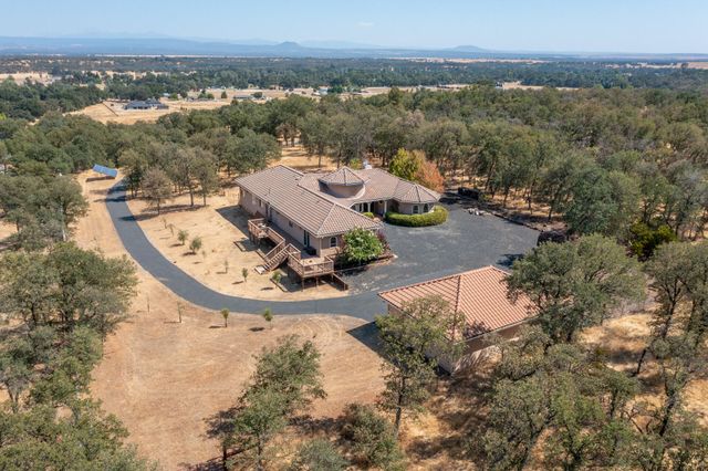 8400 Maynard Road, Palo Cedro, CA 96073