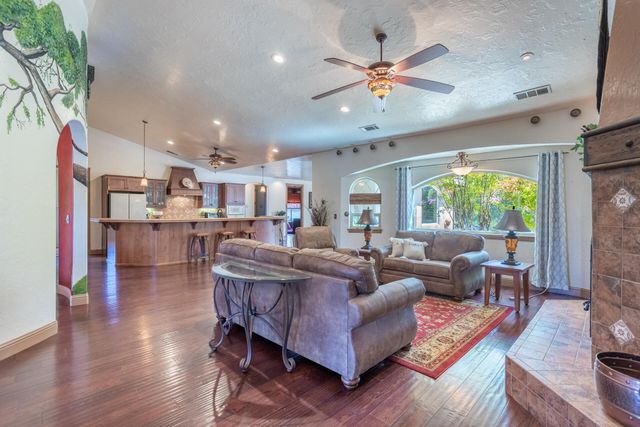 8400 Maynard Road, Palo Cedro, CA 96073