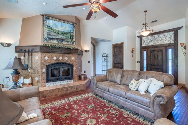 8400 Maynard Road, Palo Cedro, CA 96073