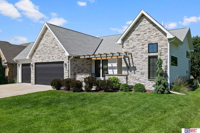 4505 Hawthorne Drive, Lincoln, NE 68516