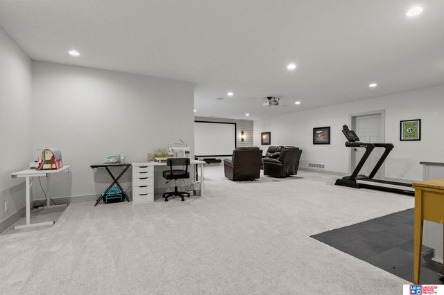 4505 Hawthorne Drive, Lincoln, NE 68516
