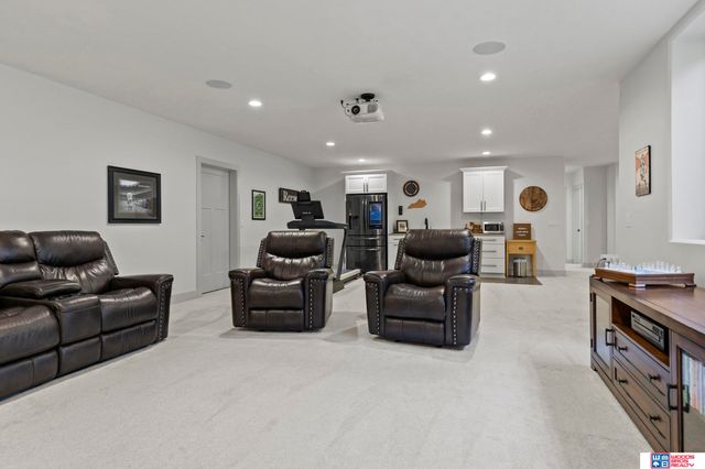 4505 Hawthorne Drive, Lincoln, NE 68516