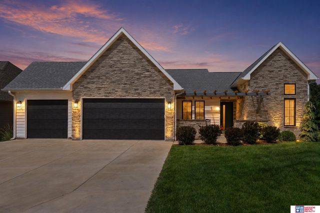 4505 Hawthorne Drive, Lincoln, NE 68516