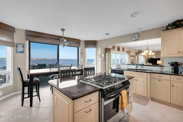 1916 Mizzen Road, Toms River, NJ 08753