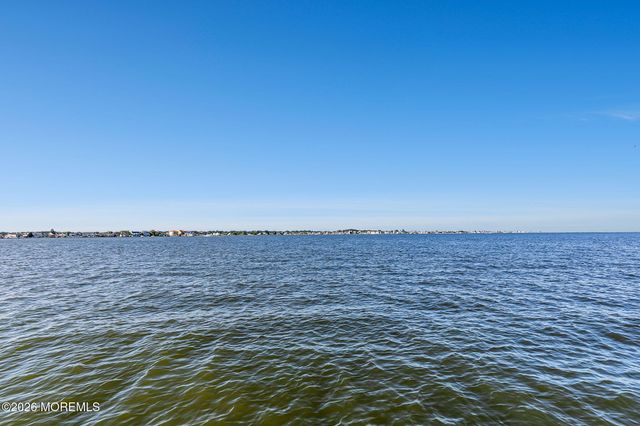 1916 Mizzen Road, Toms River, NJ 08753