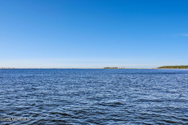 1916 Mizzen Road, Toms River, NJ 08753