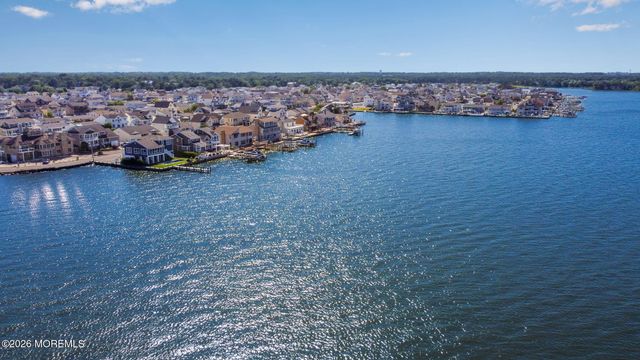 1916 Mizzen Road, Toms River, NJ 08753