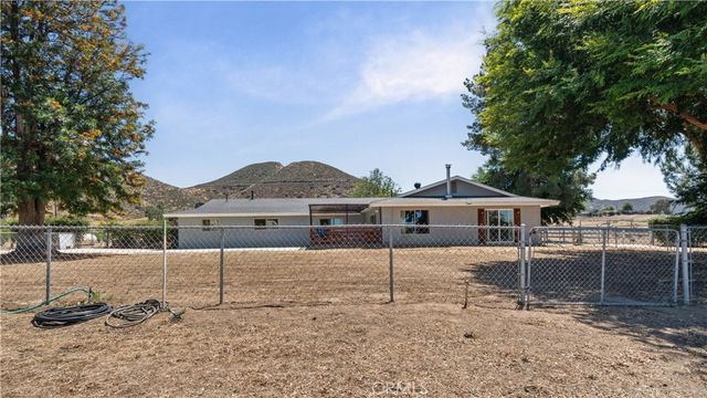 28736 Warren, Hemet, CA 92545