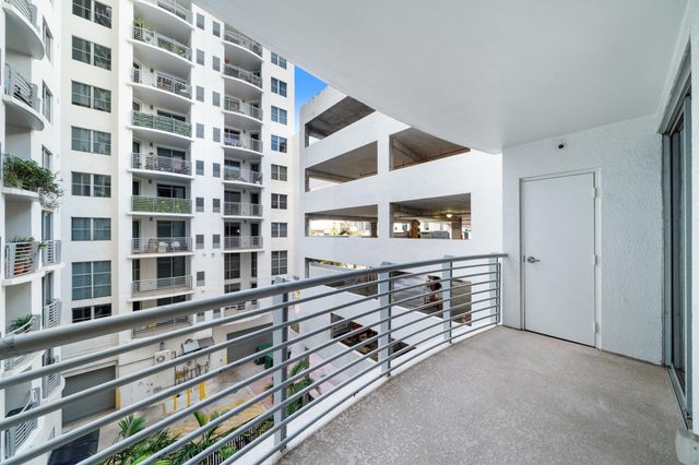 1830 Radius Drive 405, Hollywood, FL 33020