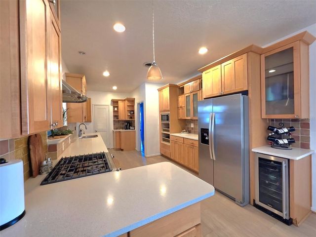 401 WHITCOMB BOULEVARD, Tarpon Springs, FL 34689