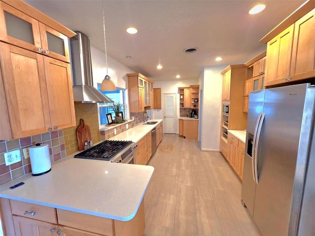 401 WHITCOMB BOULEVARD, Tarpon Springs, FL 34689