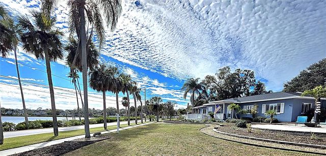 401 WHITCOMB BOULEVARD, Tarpon Springs, FL 34689